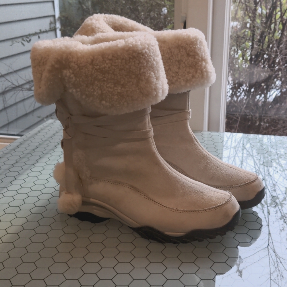 Cream The North Face Winter Boots